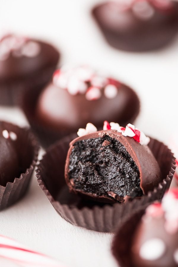 Super Easy Peppermint Oreo Truffles recipe - from RecipeGirl.com