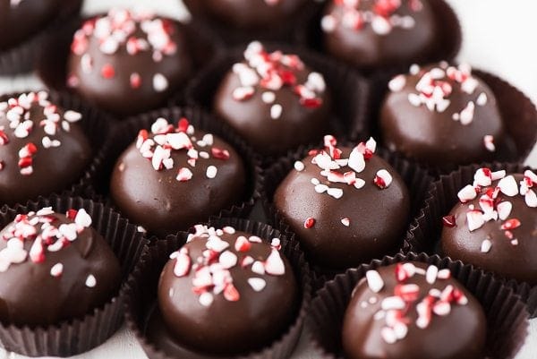 Super Easy Peppermint Oreo Truffles recipe - from RecipeGirl.com