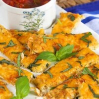 Cheesy Cauliflower Breadsticks | TheSuburbanSoapbox.com