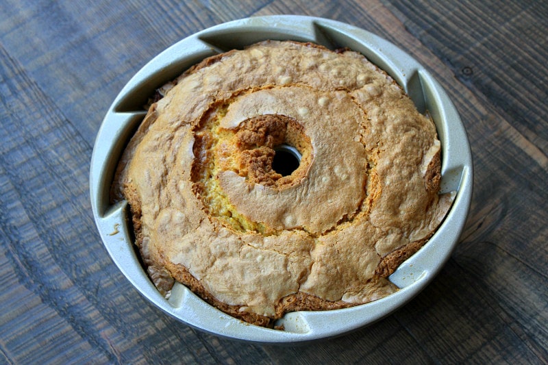 Irish Cream Bundt Cake Recipe  Delicious Irish Desserts - Global Bakes