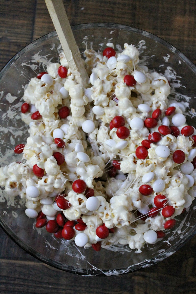 How to make a Holiday Marshmallow Popcorn Cake