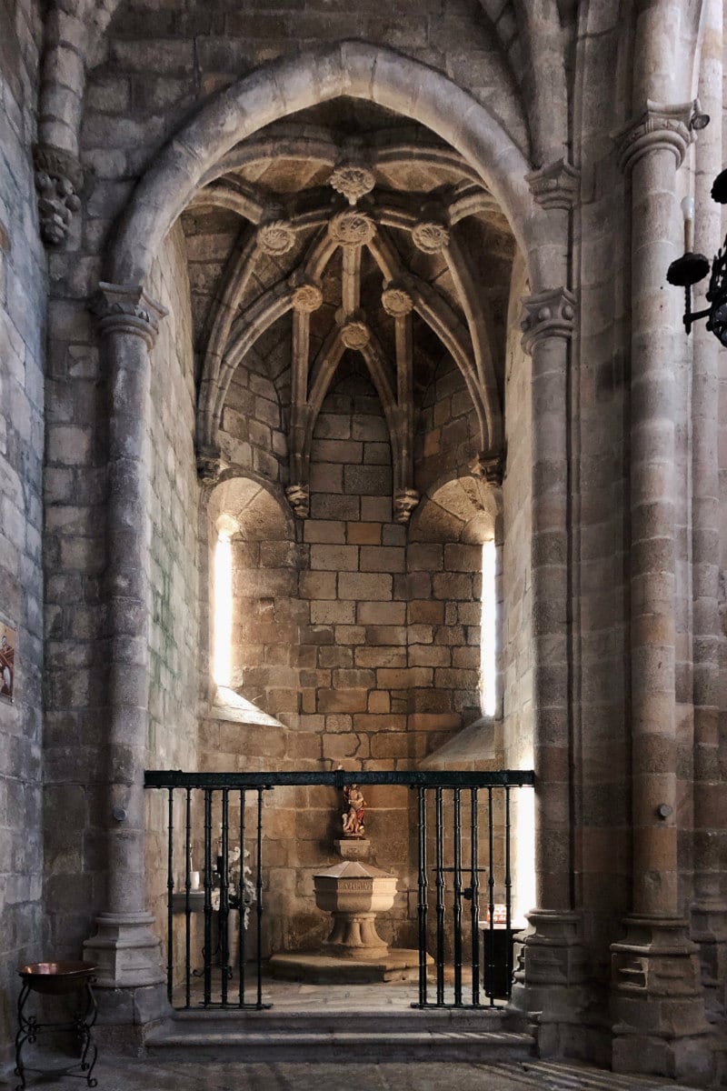 Inside the cathedral: Guarda, Portugal