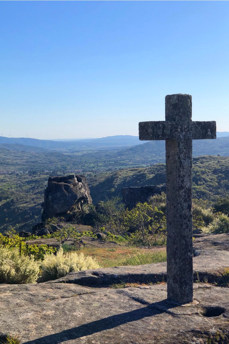 Cross at the top of Sortelha