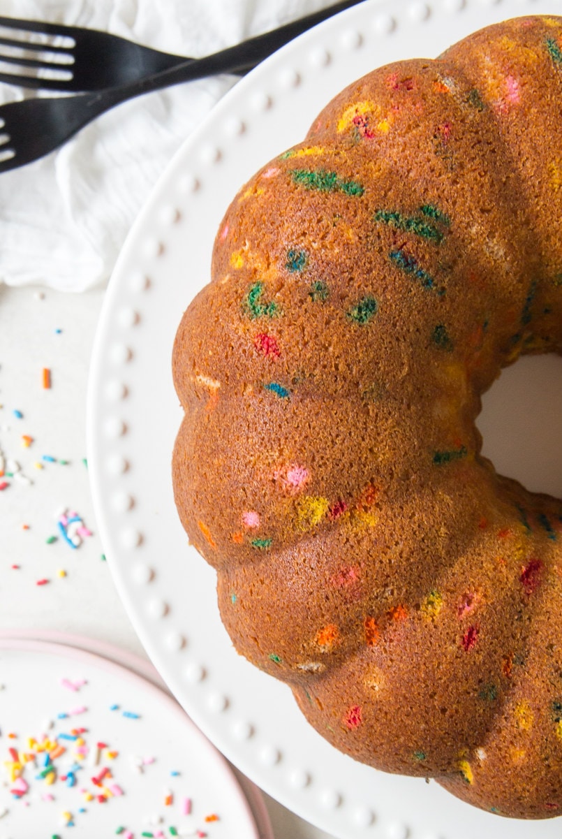 Funfetti cake without glaze