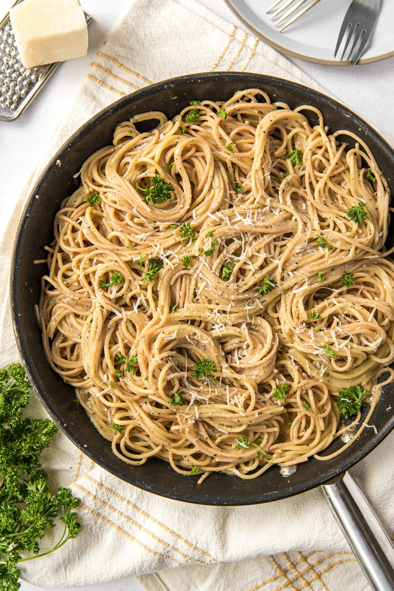 Cacio e Pepe recipe from RecipeGirl.com #cacio #e #pepe #cacioepepe #classic #authentic #italian #pasta #dinner #recipe #RecipeGirl Cacio e Pepe