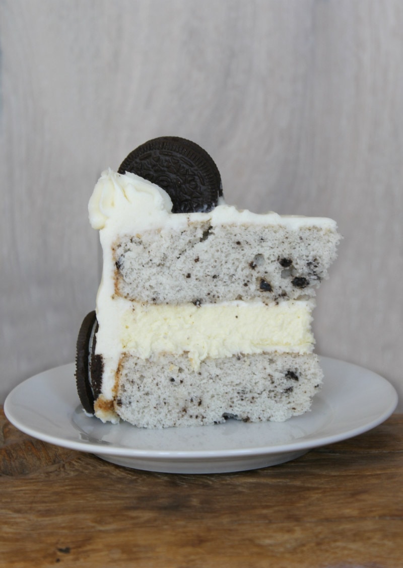 slice of Cookies and Cream Cheesecake Cake