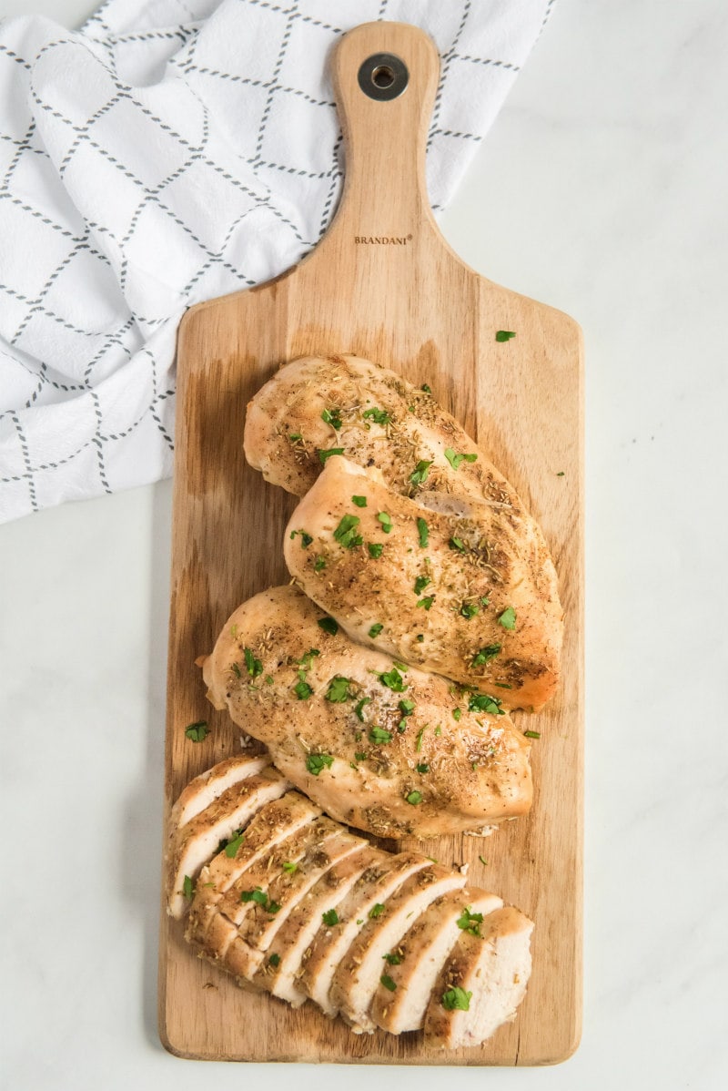 slicing baked chicken breast