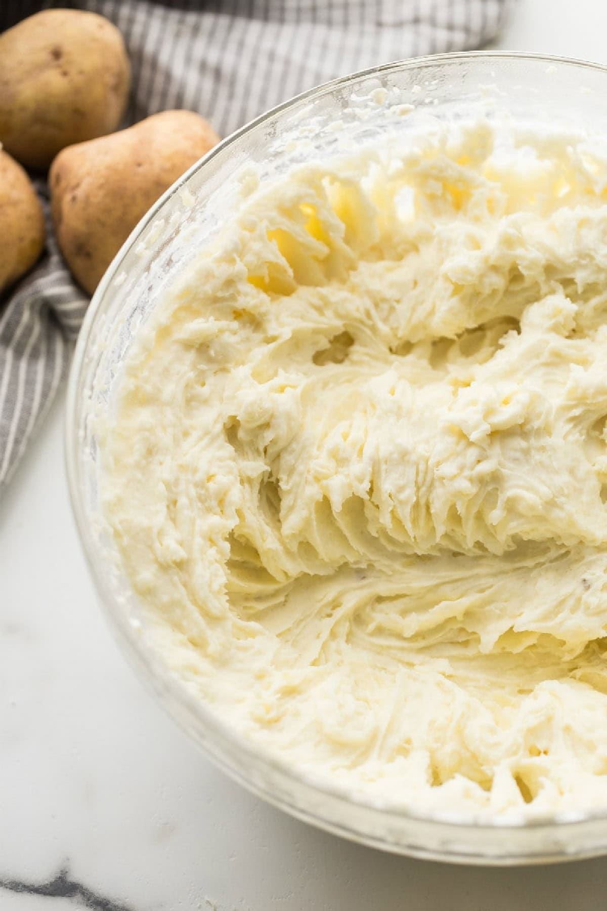 mashed potatoes in bowl