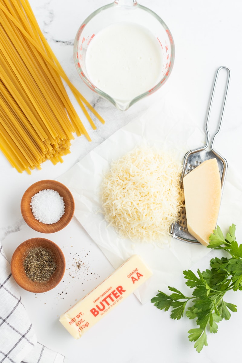 ingredients displayed for fettucine alfredo