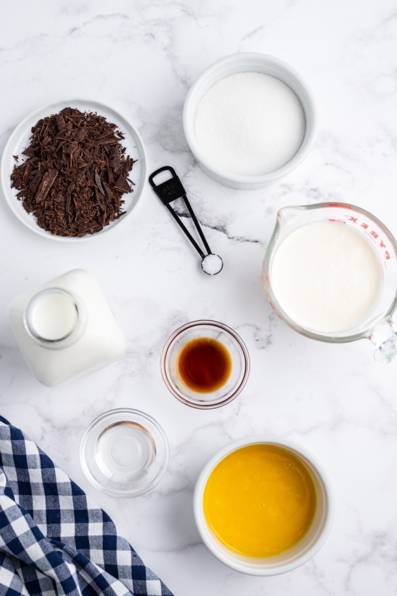 ingredients displayed for making stracciatella gelato