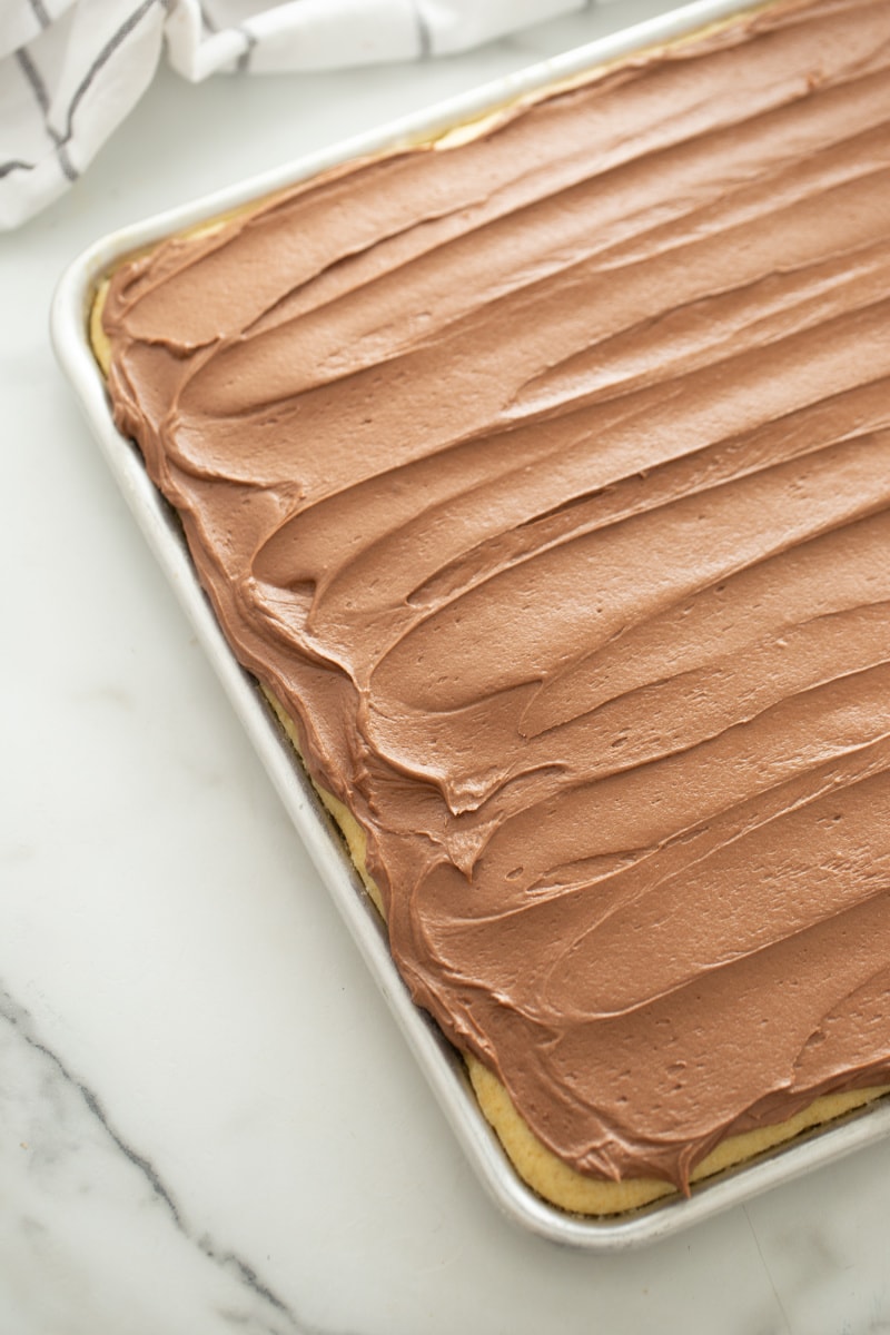 sheet cake frosted with chocolate frosting