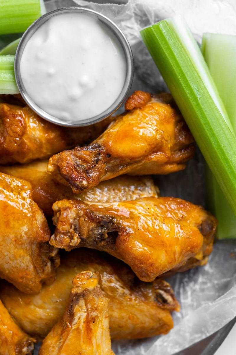 buffalo wings with blue cheese dressing and celery