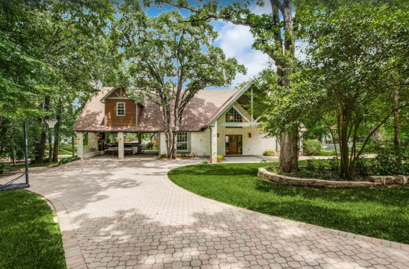 texas lake house front view