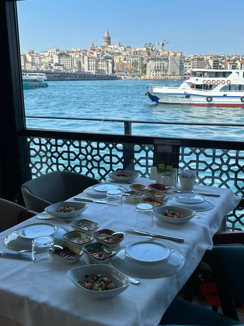 lunch cruise view istanbul harbor