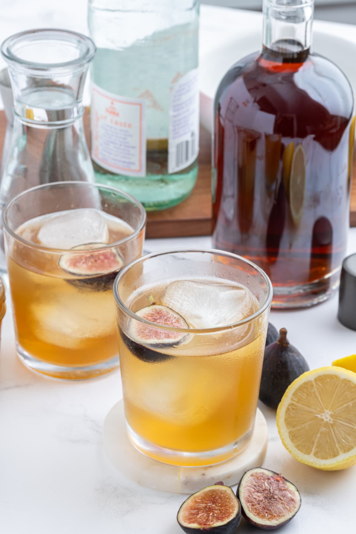 fig old fashioned in cocktail glasses