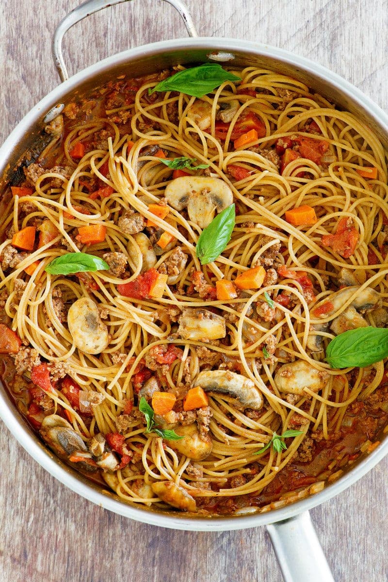 weight watchers spaghetti bolognese in pan