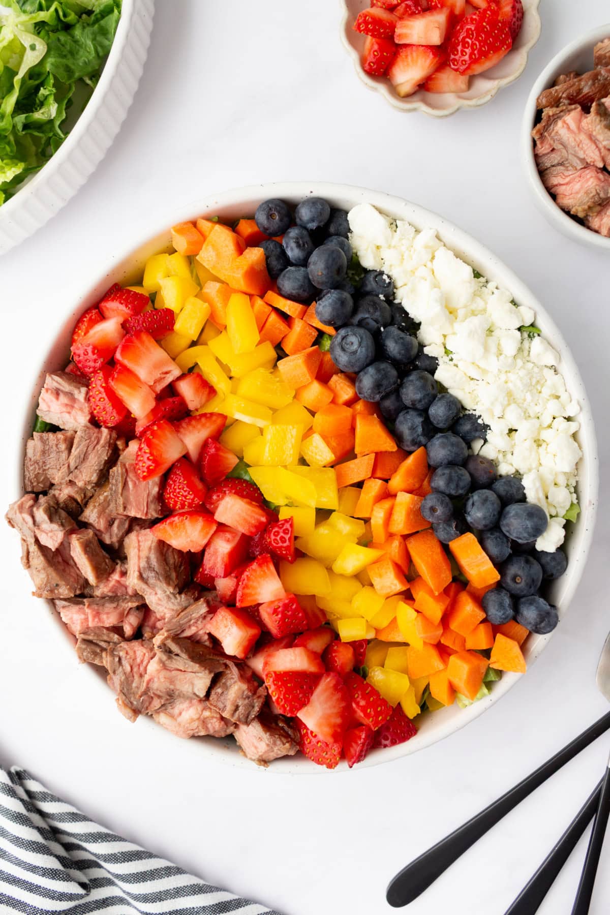 steak salad in bowl