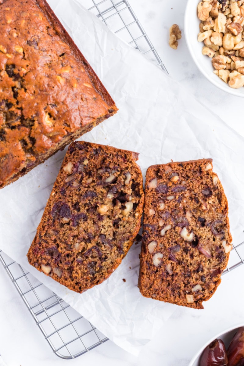 date nut bread with slices