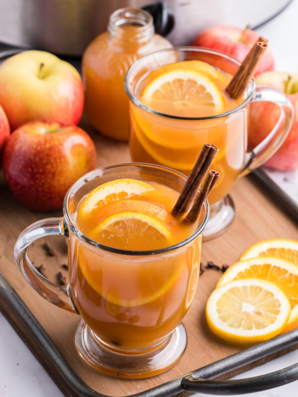 mugs of slow cooker mulled cider