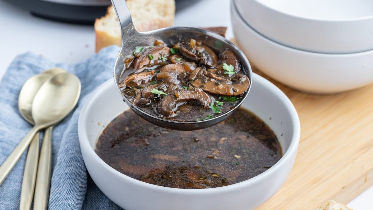 Instant Pot Mushroom Soup