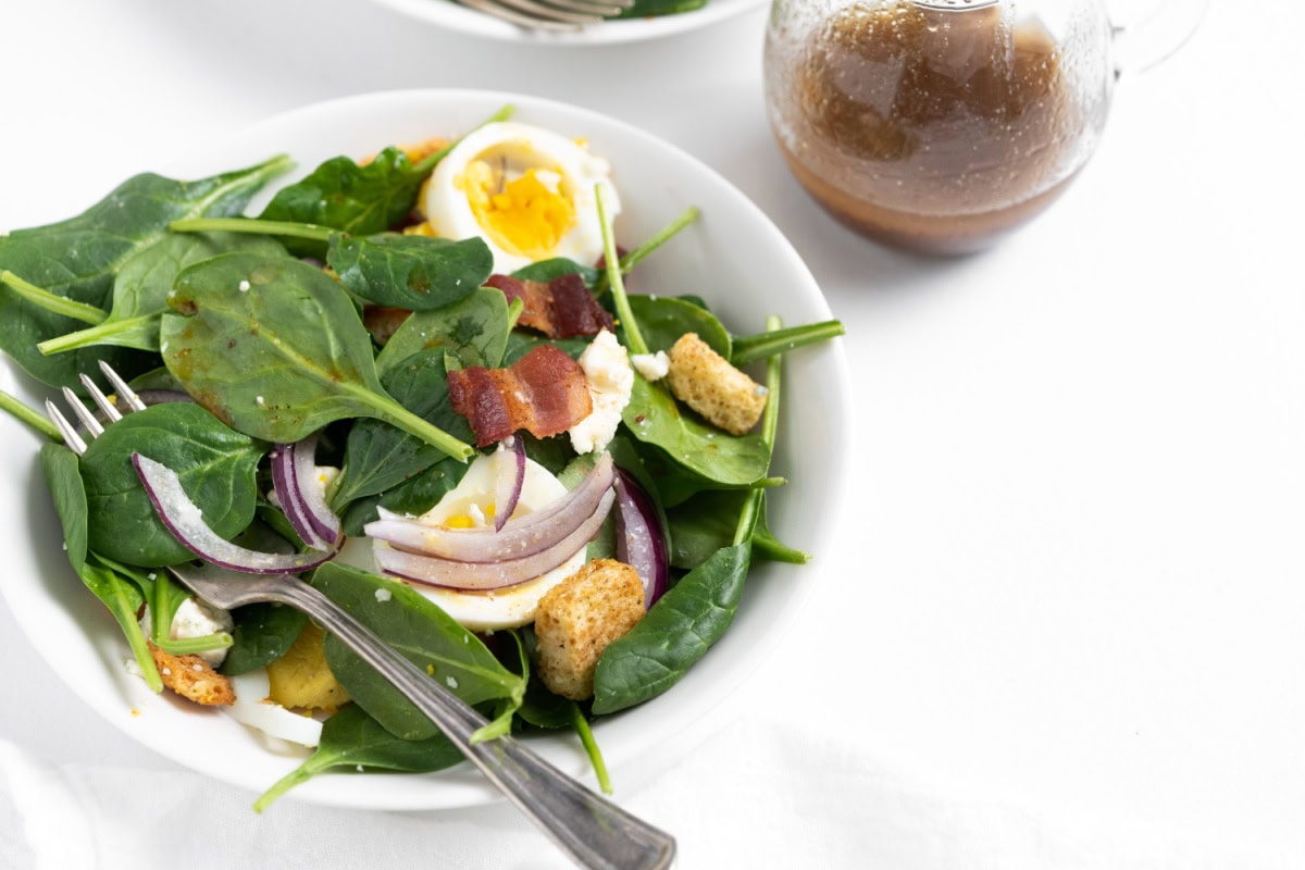 serving of baby spinach salad