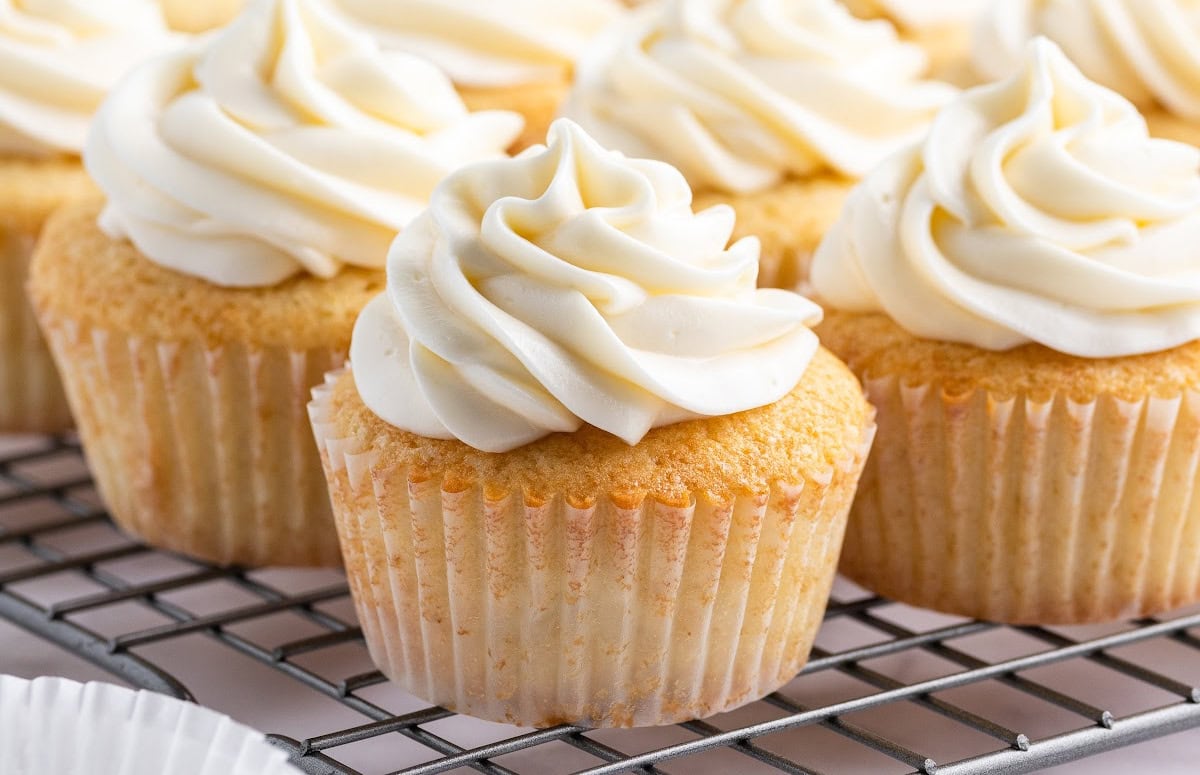 Homemade Vanilla Cupcakes