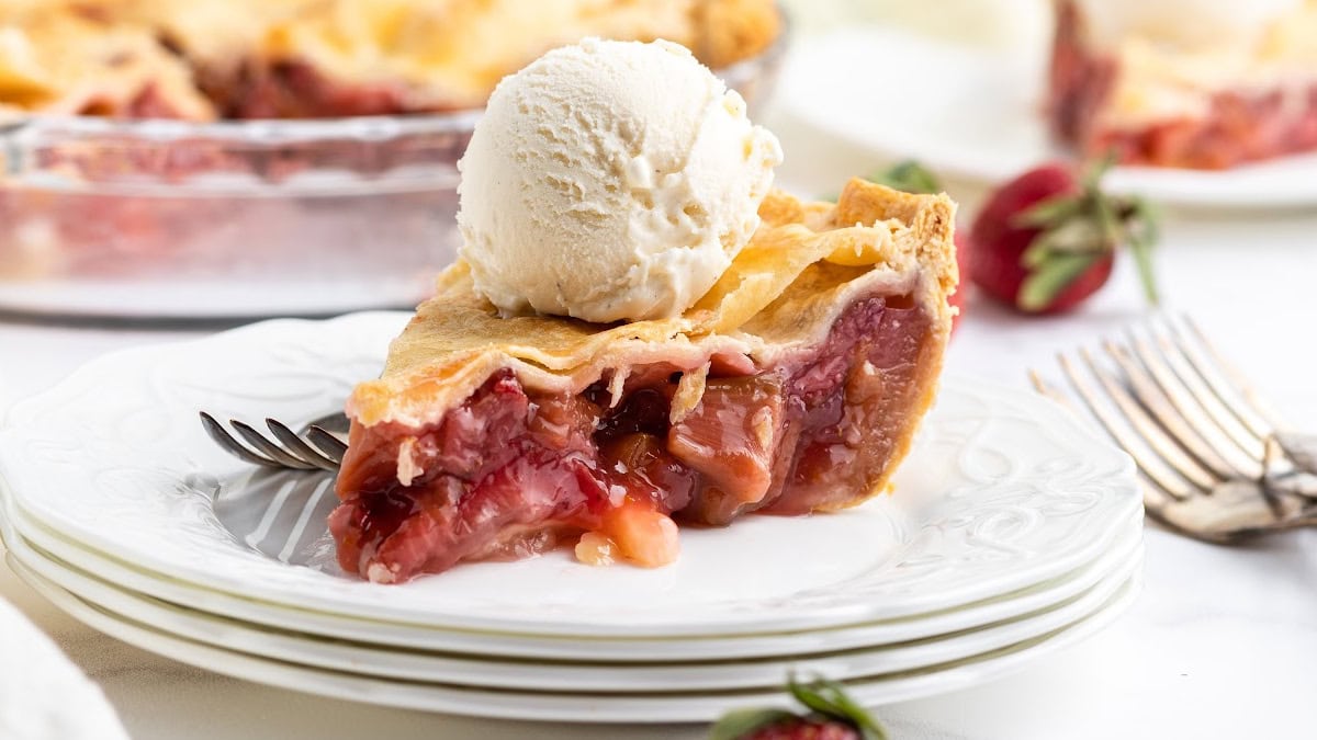 Strawberry Rhubarb Pie