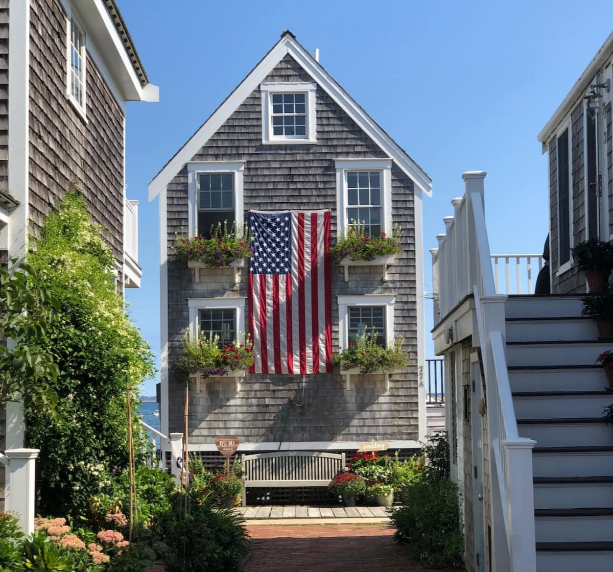Red, white and blue recipes for patriotic parties, 4th of July, Memorial Day and summer BBQs. Festive, easy and delicious ideas! house with flag on it