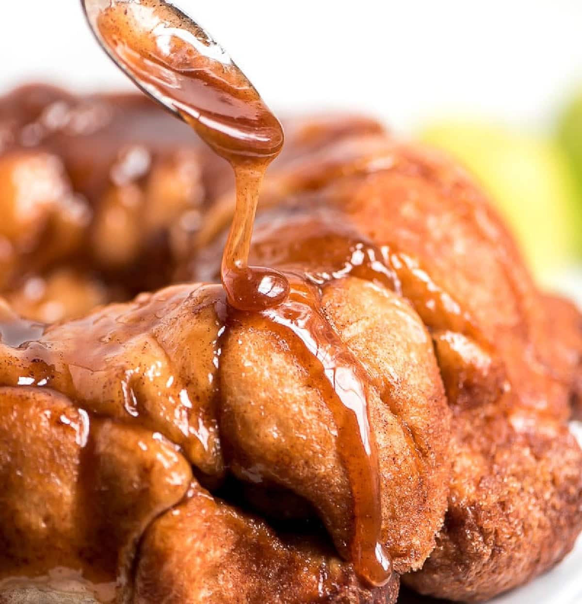 The 50 best apple recipes for fall! 🍎 Find delicious ways to use fresh apples with easy apple breads, muffins, cakes, pies, crisps, cobblers, breakfast recipes and desserts. Perfect for apple picking season, fall baking, Thanksgiving and anytime you have a big bag of apples to use. Save this collection of easy apple recipes for fall! caramel apple monkey bread