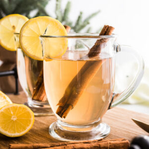 hot toddy with cinnamon and lemon