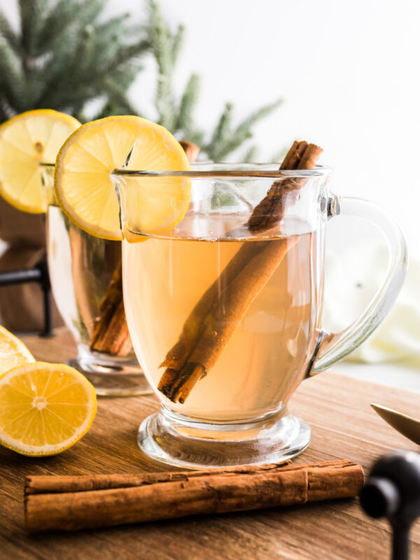 hot toddy with cinnamon and lemon