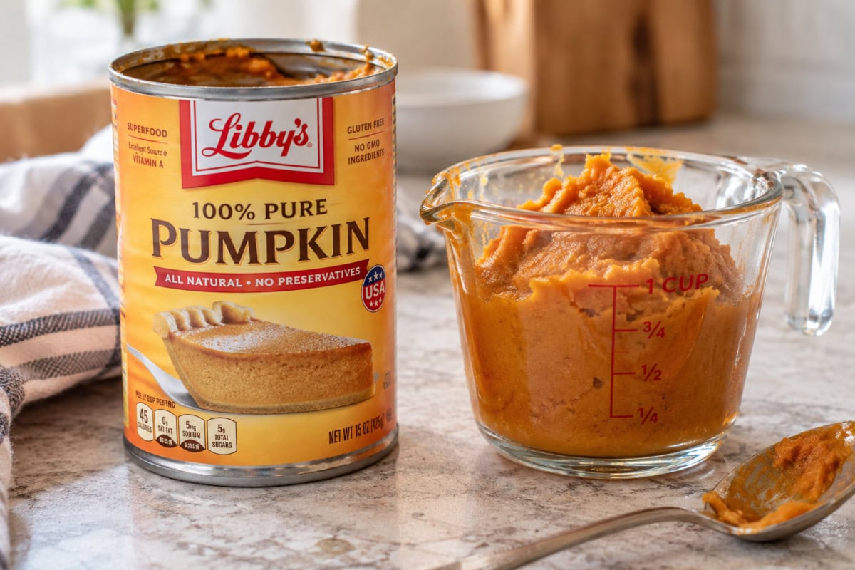 Looking for pumpkin desserts besides pie? These 25 unique pumpkin dessert recipes include pumpkin fudge, tiramisu, trifle, ice cream, bread pudding, mousse, milkshakes and more! Fun and delicious fall desserts for Halloween parties, Thanksgiving and pumpkin season. pumpkin puree